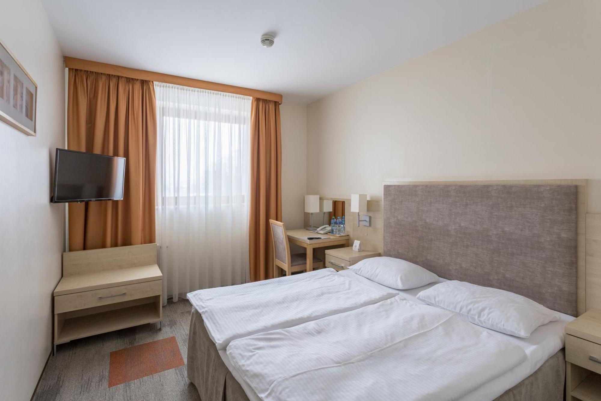 Hotel Orange Przeźmierowo Dış mekan fotoğraf