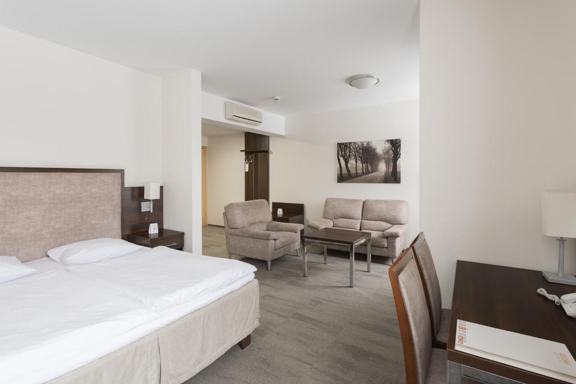 Hotel Orange Przeźmierowo Dış mekan fotoğraf
